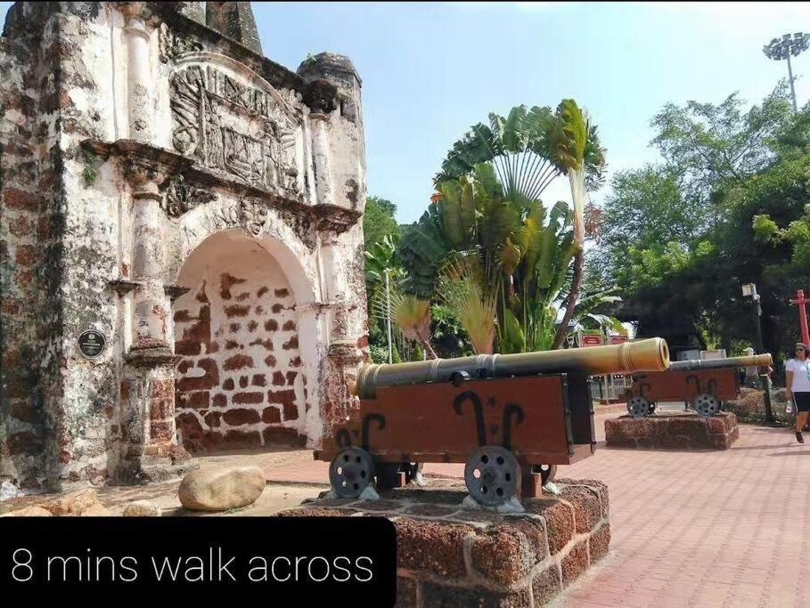2 Bedroom Apartment Next To Historical Spots Malacca Kültér fotó